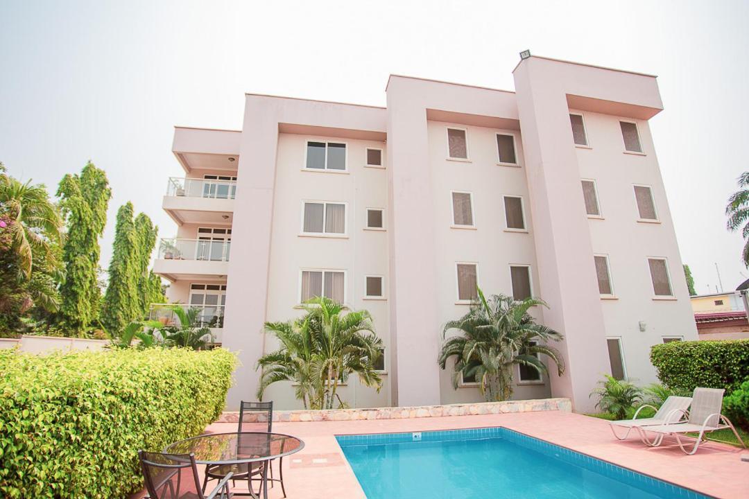 Bertha'S Court D-Plus Apartments Dzorwulu エクステリア 写真
