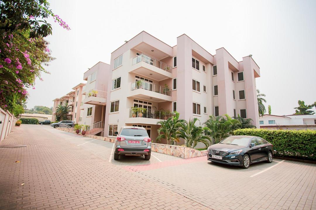 Bertha'S Court D-Plus Apartments Dzorwulu エクステリア 写真