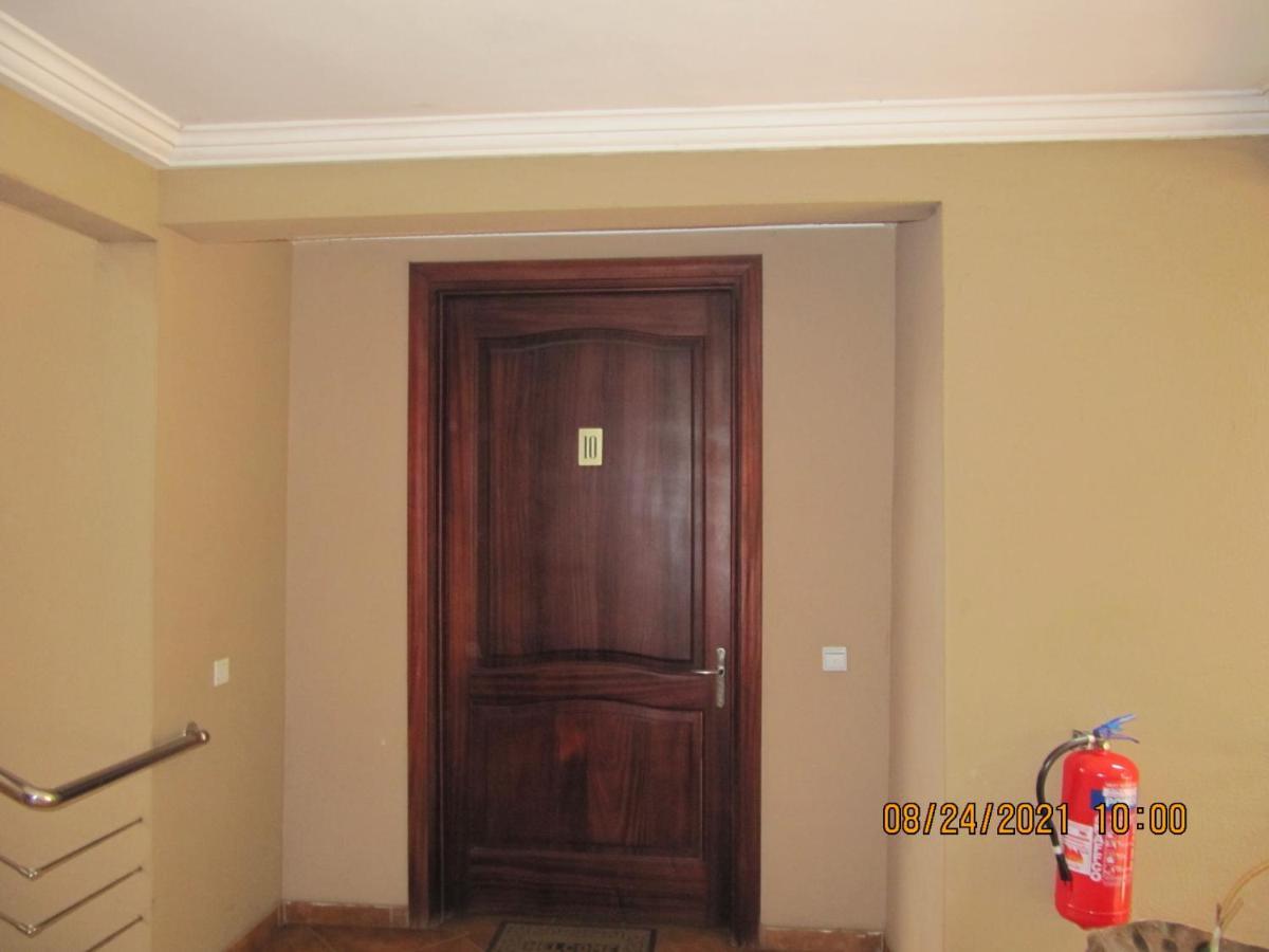 Bertha'S Court D-Plus Apartments Dzorwulu エクステリア 写真